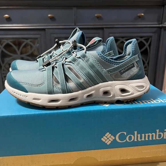 New Women’s Size 8 Columbia Running Shoes - Picture 2 of 6